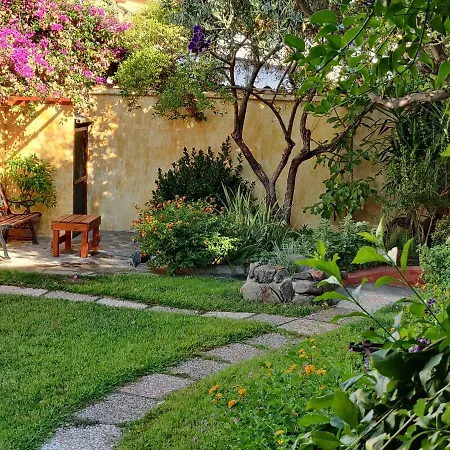 Dimora Degli Ulivi Couette-café 4*