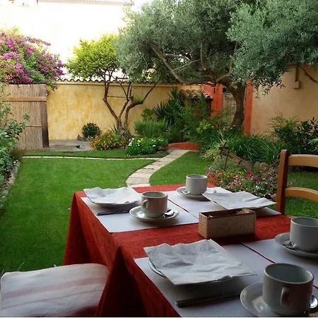 Dimora Degli Ulivi Couette-café 4*