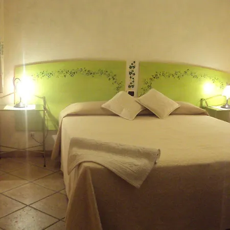 Dimora Degli Ulivi Couette-café 4*