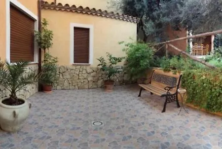 Dimora Degli Ulivi Bed & Breakfast Muravera